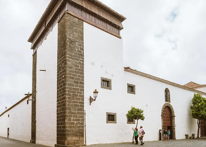 Marhaba La Laguna, En Centro Historico De *