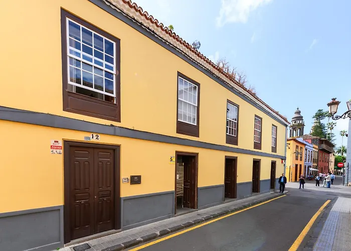 Marhaba La Laguna, En Centro Historico De
